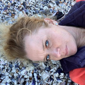 Julie Del Fava's avatar